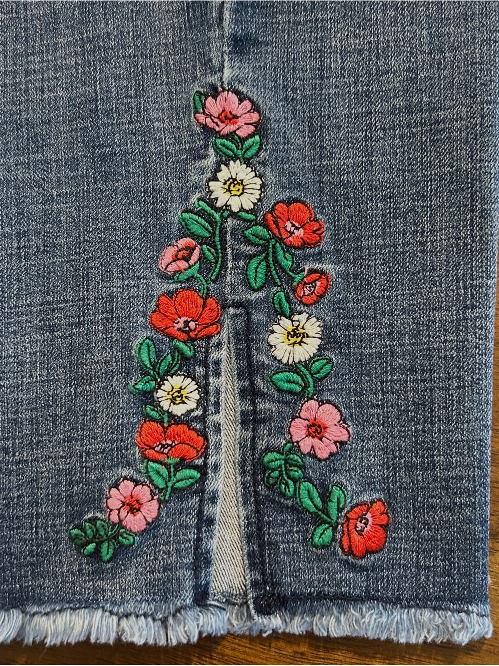 💐FDJ Medium Blue Floral Embroidered Slit Women's Jeans Sz.12 - Picture 7 of 7